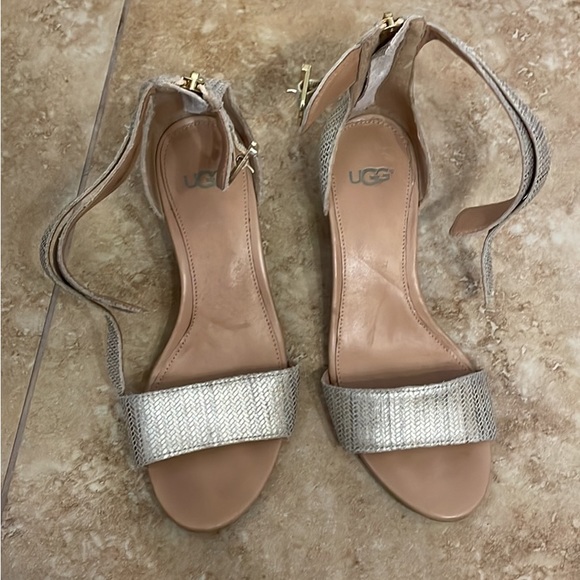 Ugg heels - Picture 2 of 2